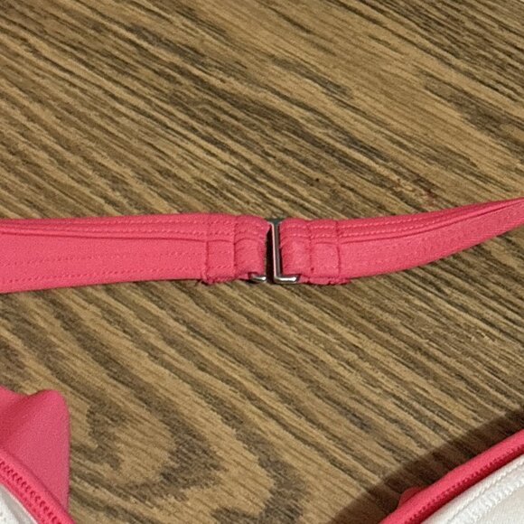 Land's End Womens 1 Piece Swimsuit Coral V Neck Ruffle Built In Bra Sz 16 - Picture 7 of 11